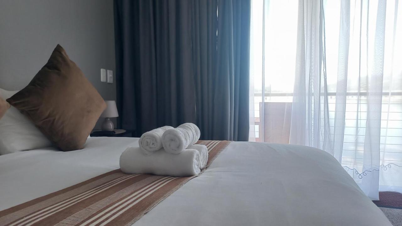 Phoenix Lodge And Waterside Accommodation นิสนา ภายนอก รูปภาพ